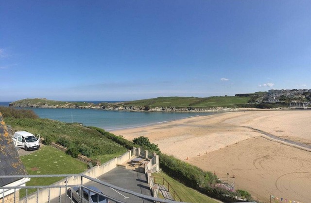 Beach Side Top Floor Property, Balcony & Sea Views