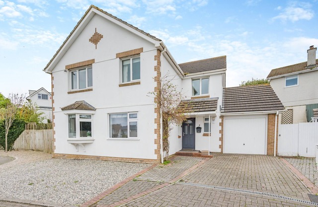 Beach Walk - Four Bedroom House, Sleeps 8