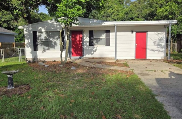 Beaches, Golf, shopping, kid and pet friendly!