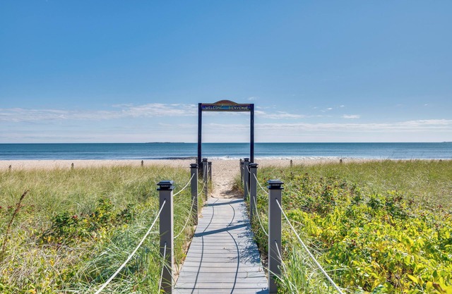 'Beachfront 15' Condo on Old Orchard Beach