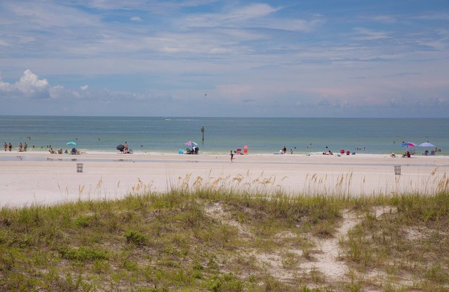 BEACHFRONT 2 BED 2 BATH CONDO - RIGHT ON THE BEACH