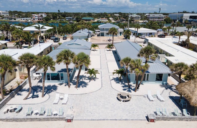 Beachfront 2 Bedroom Condo on Casey Key