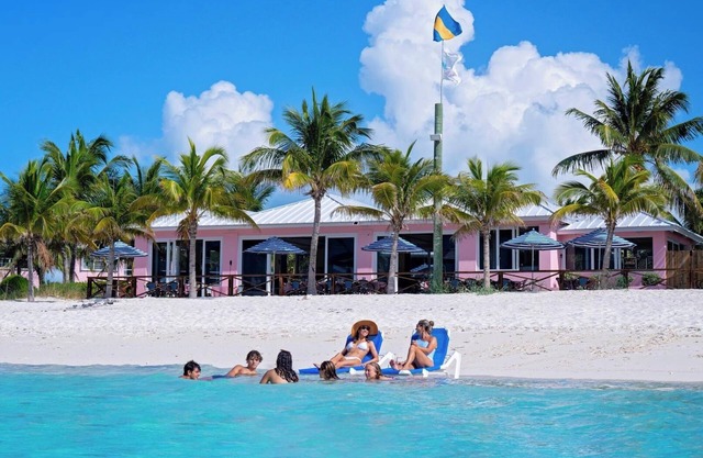 Beachfront 4 Bedroom - The Price is Right