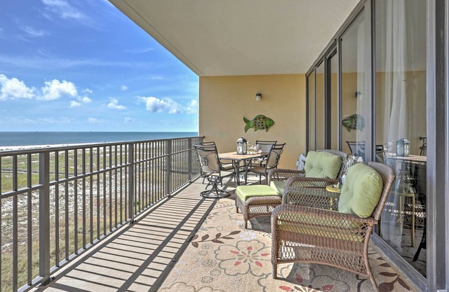 Beachfront Bliss on Dauphin Island w/Pool Access!
