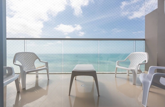 Beachfront Luxury Condo in 15th Floor -Morros City