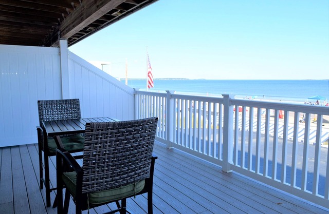 Beachfront Condo with Great Views