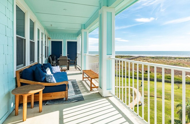 Beachfront Condo w/Pt West Amenities incl. POOL, hot tubs, walking & bike paths