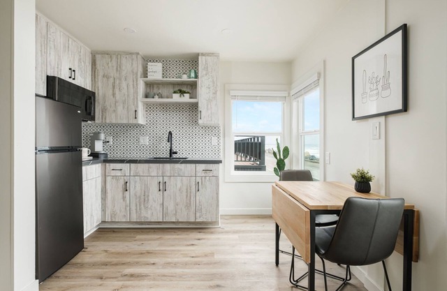 Beachfront Cottage (106)