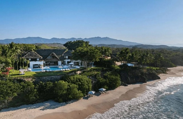 Beachfront Family Estate- Get 40% OFF Summer dates