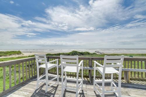 Beachfront Home with Pool Access in Galveston!