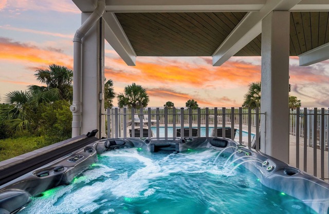Beachfront LUX~Private ~Pool~Hot Tub~Dog Friendly