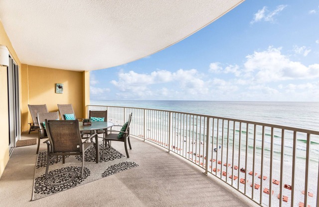 Beachfront Luxury! Beach Chairs Included! Right on the Beach!