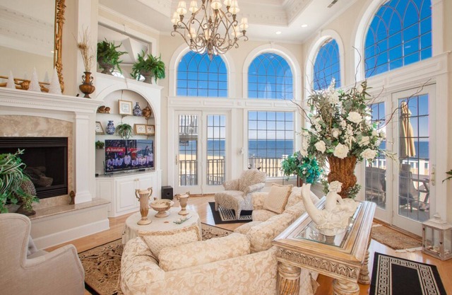 Beachfront Luxury Home,SALT WATER , POOL&SPA ,Pet Friendly