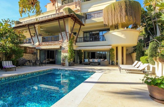 Beachfront Luxury Apt With Bungalow, Private Pool!