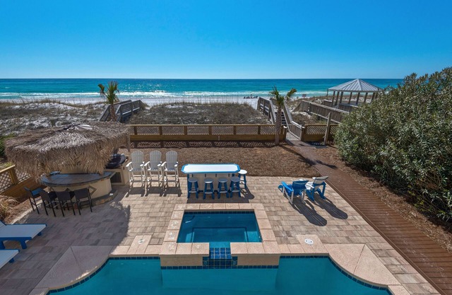 BEACHFRONT NO POOL/HEAT FEES! 8 Bedrooms en-suite/9.5 Baths Priv Pool/HotTub
