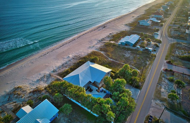 Beachfront Oasis, Secluded Palm-Surrounded Private Pool, GolfCart Friendly Area