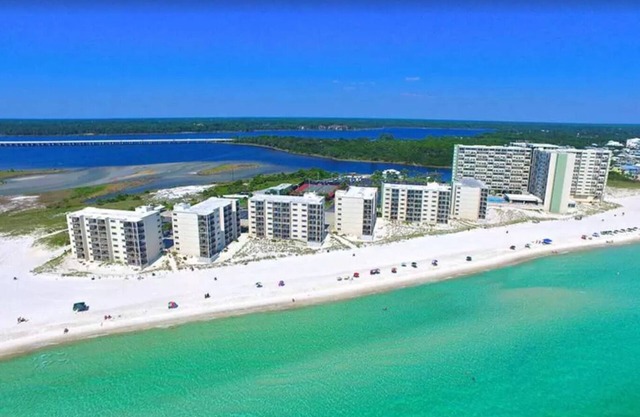 BEACHFRONT PENTHOUSE CONDO Gorgeous GULF FRONT and lake views! Newly updated!