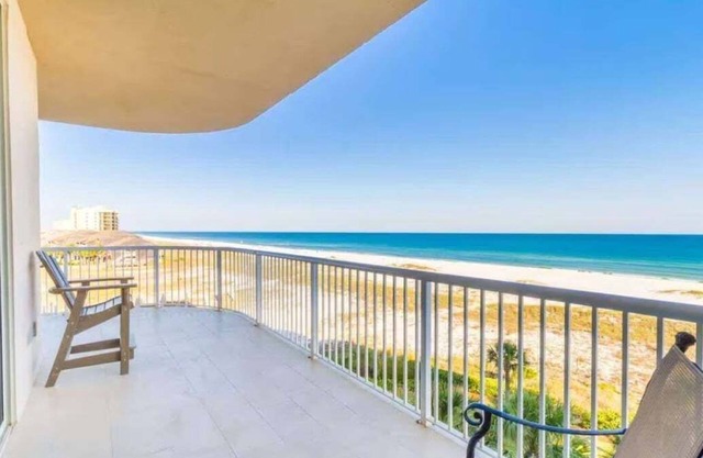 Beachfront Spanish Key | Steps from Flora Bama | Pools, Hot Tub, Gym & More! | My Beach Getaways