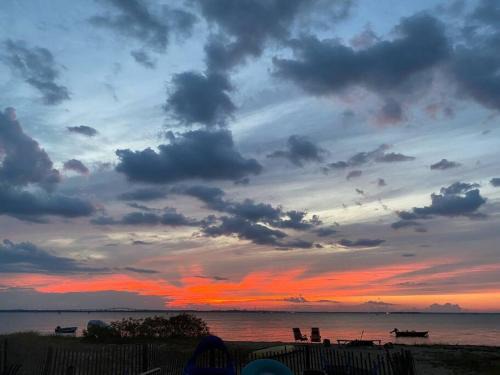 Beachfront Sunsets At Oakwood Beach