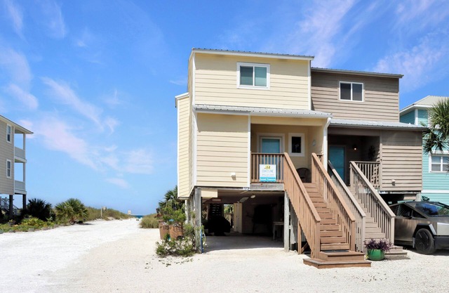 🌊Beachfront Townhome | Pet Friendly | Sunset Treasures🌊