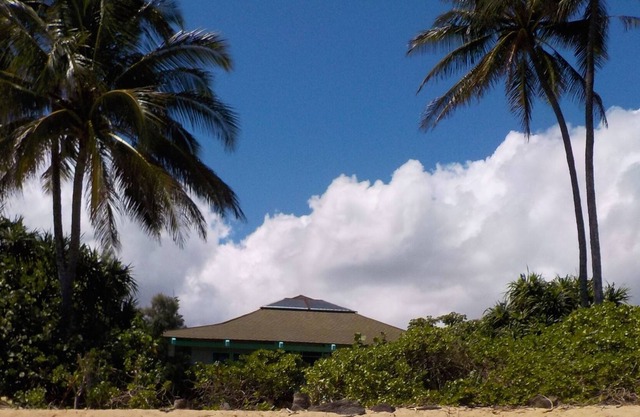 Beachfront traditional Hawaiian home