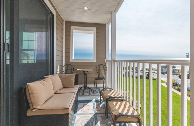 Beachfront Unit in the Capers