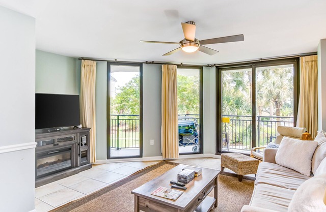 Beachfront villa w/access to shared pool, beach, or golf, & w/shared gas grill