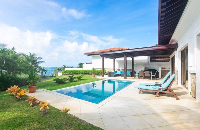 Beachfront Villa w/Pool at Pristine Bay