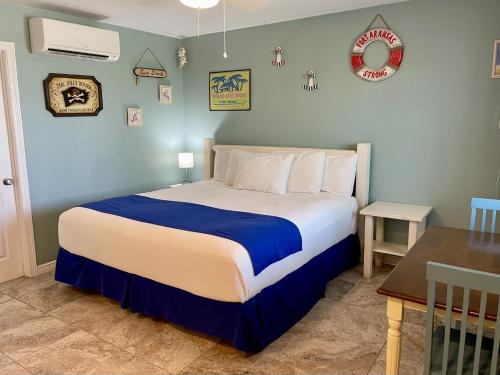 Beachgate Condo Suites and Hotel 233 condo