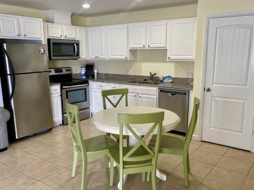 Beachgate Condo Suites and Hotel 513 condo