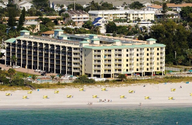 Beachside Escape: 2BR/2BA with W/D