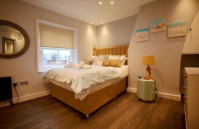 Beachside Family Flat, Central Weymouth