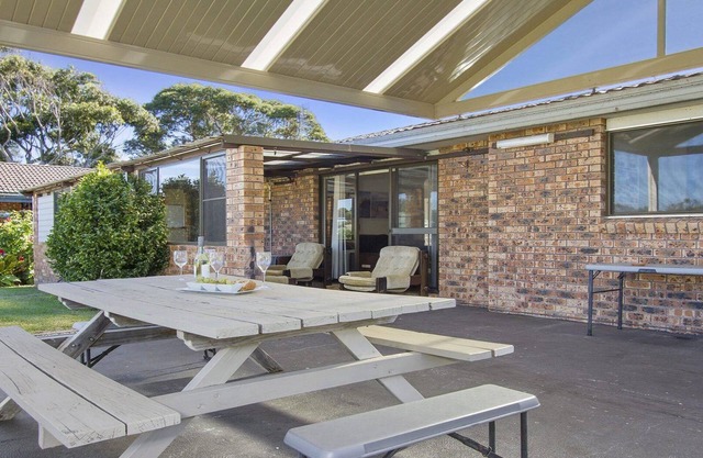 Beachside Getaway - 150 metres to beach