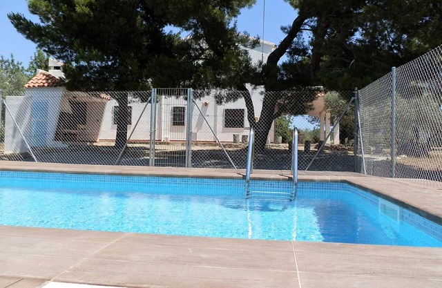 Beachside Retreat: Private Pool, Free WiFi, Pet-Friendly, Near Dog Beach
