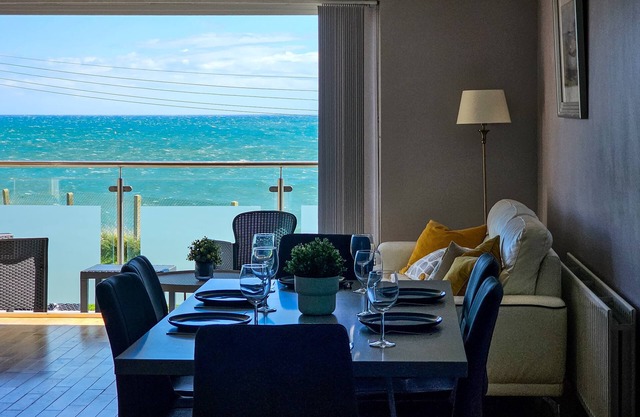 Beachside-Stunning seaview home
