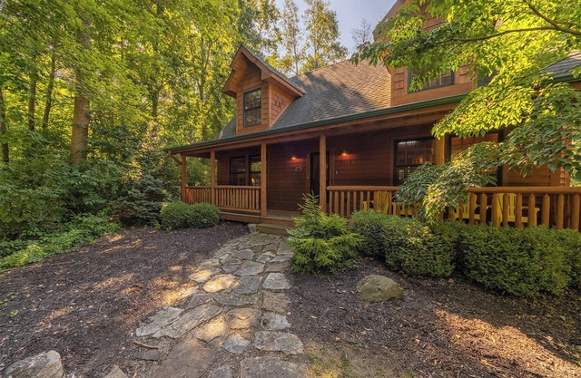 Bear Creek Lodge - Association Pool, Pretty Surroundings, Goshorn Lake Access