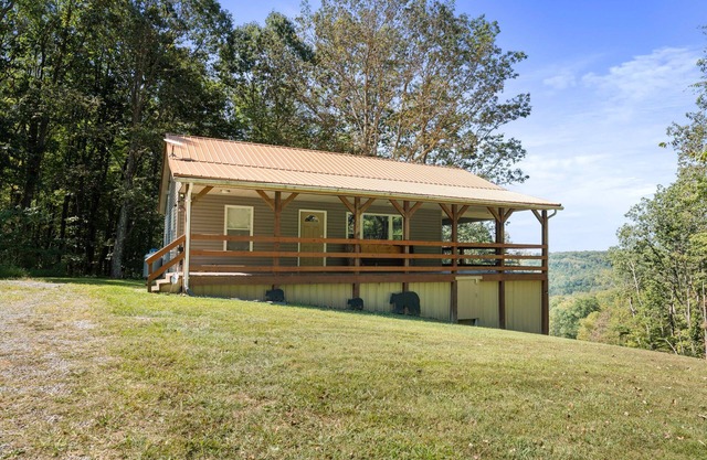 Bearadise Ridge | Game Room | Hocking Hills