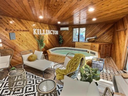 BearHaus Central AC, HUGE Hot Tub, Awesome FirePit