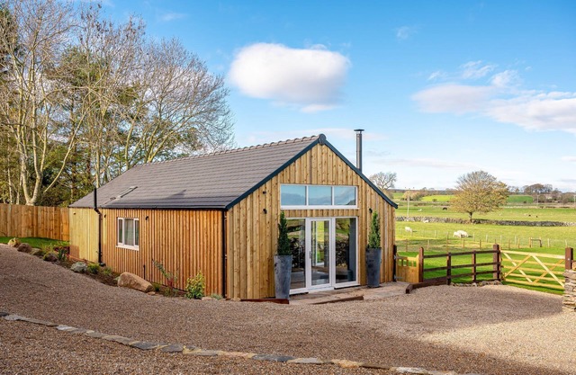 Bearskin Cottage - Holiday At Home