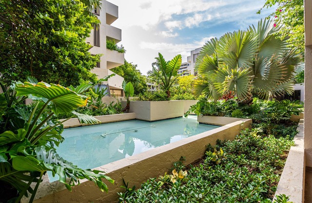 Beatiful apartment in Key Colony Condominium