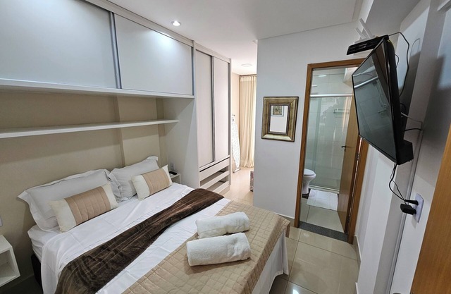 Beautiful 1 bedroom flat on the corner of Flamboyant Shop