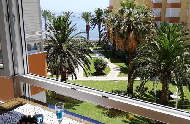 Beautiful studio by the beach