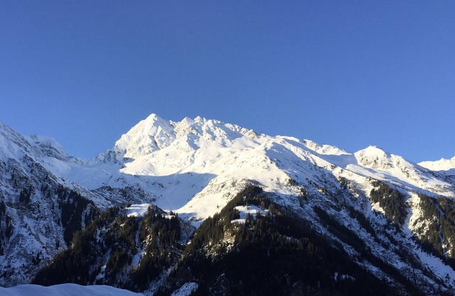Beautiful Chalet Morion with panoramic Mountain View only 2 min to slopes