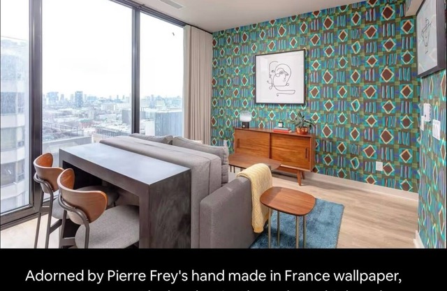 Beautiful 1 Bedroom Yorkville Condo with Valet Parking