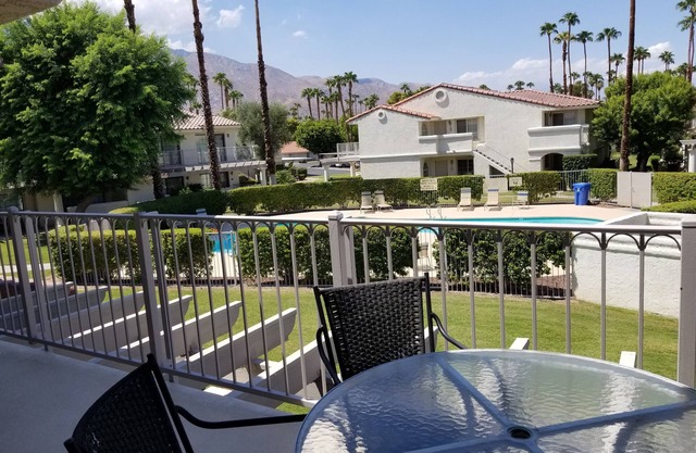 Beautiful 2+2 condo (U) in desirable Mesquite Country Club