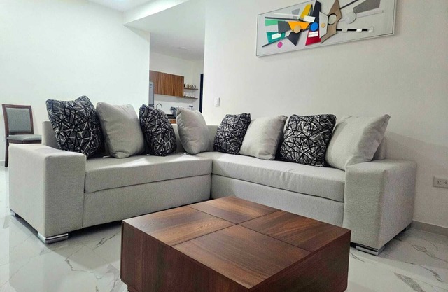 Beautiful 2 bedroom apartment, excellent location