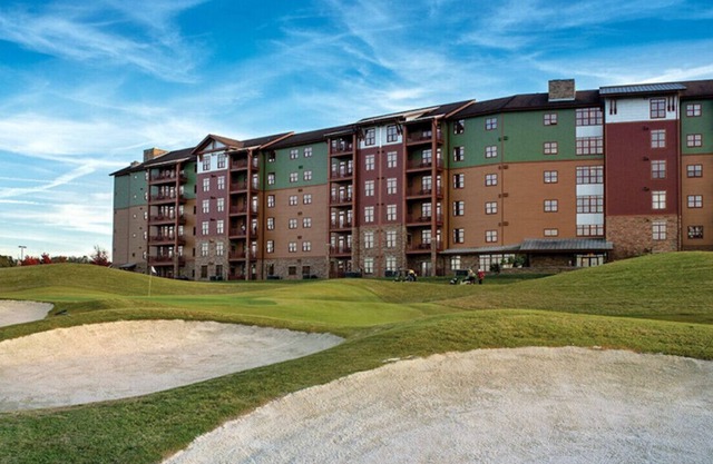 Beautiful 2 BR/2BA apartment at a luxury Resort with Access to Indoor Water Park