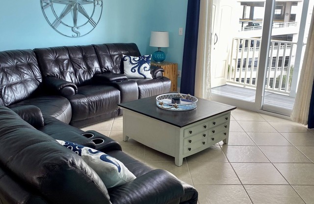 Beautiful 2000 sq ft Ocean View Villa. 4 bedrooms 3 baths, small pool & hot-tub