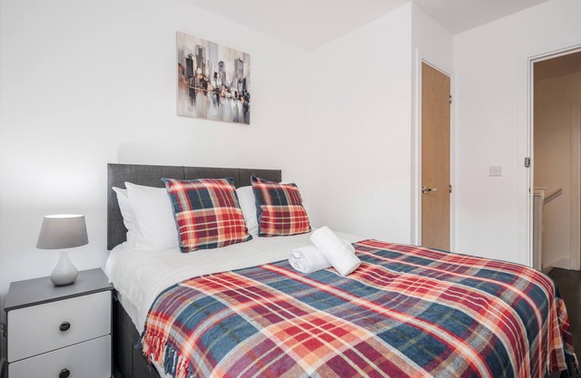 Beautiful 3-Bed Apartment in Romford