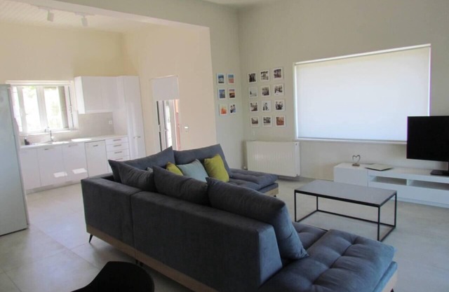 Beautiful 3-Bed House in Chania with garden